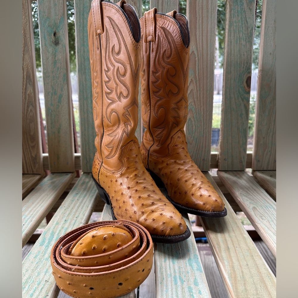 Men’s ostrich cowboy boots